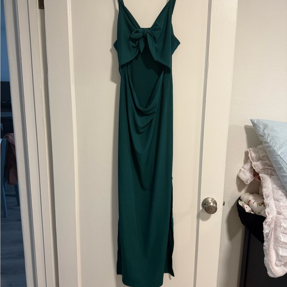 Chic Bow-Front Maxi Dress
